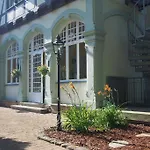 Schlossvilla