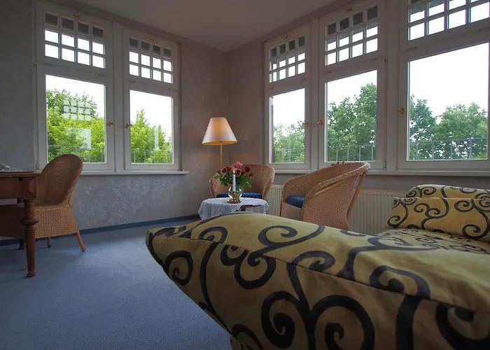 Schlossvilla Отель Derenburg